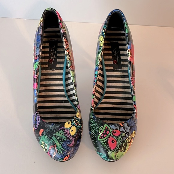 Iron Fist Multicolor Graphic Heels - Picture 2 of 8